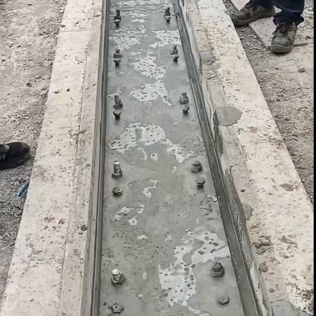 闵行港口码头起重机龙门吊重型机械设备稳固用早强快凝轨道胶泥
